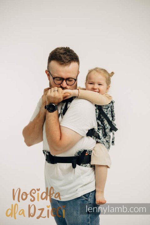 Nosidełko LennyPreschool z tkaniny żakardowej 100% bawełna, rozmiar preschool - CLOCKWORK - FIT IT Nosidełko LennyPreschool z tkaniny żakardowej 100% bawełna, rozmiar preschool - CLOCKWORK - FIT IT