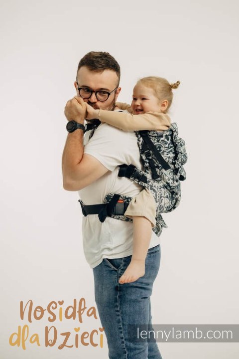 Nosidełko LennyPreschool z tkaniny żakardowej 100% bawełna, rozmiar preschool - CLOCKWORK - FIT IT Nosidełko LennyPreschool z tkaniny żakardowej 100% bawełna, rozmiar preschool - CLOCKWORK - FIT IT