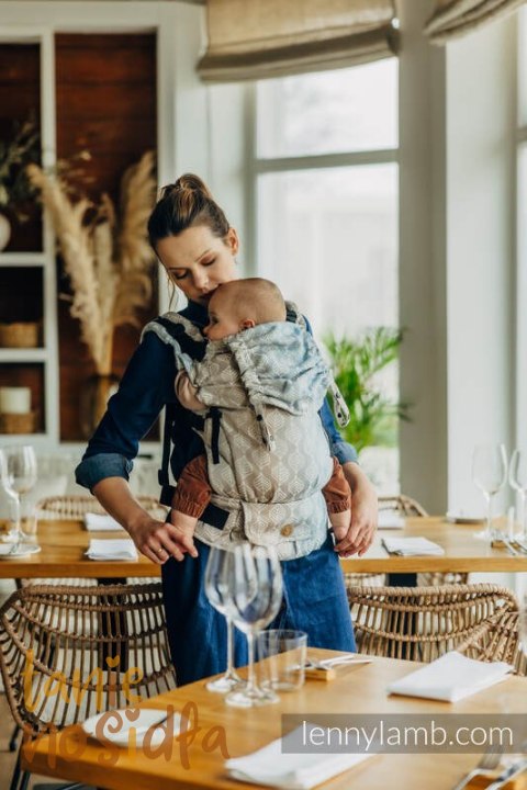 Nosidełko LennyUpGrade z tkaniny żakardowej 100% bawełna , rozmiar standard - PŁATKI - RESTFUL